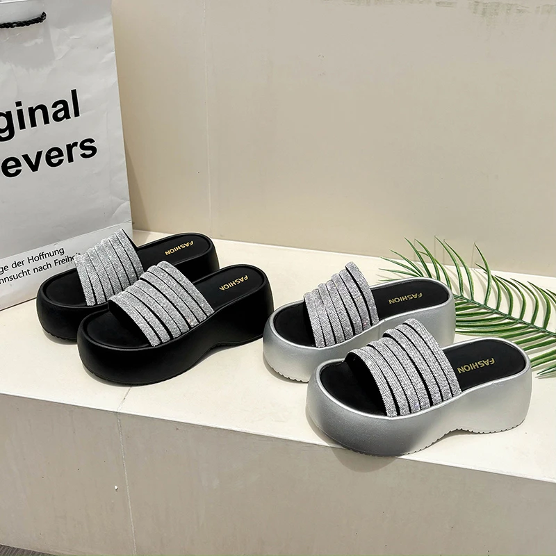 【专柜版满天星】时尚水钻休闲增高凉鞋高跟坡跟松糕底一字拖夏季