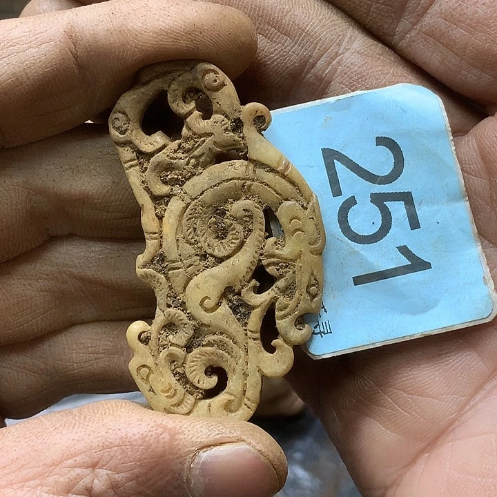 未镶嵌和田玉挂件