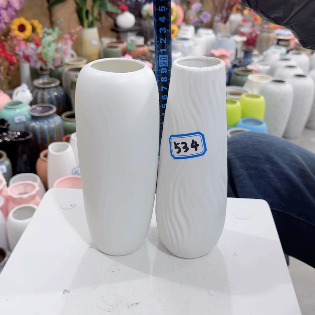 534号一对陶瓷高20厘米瑕疵