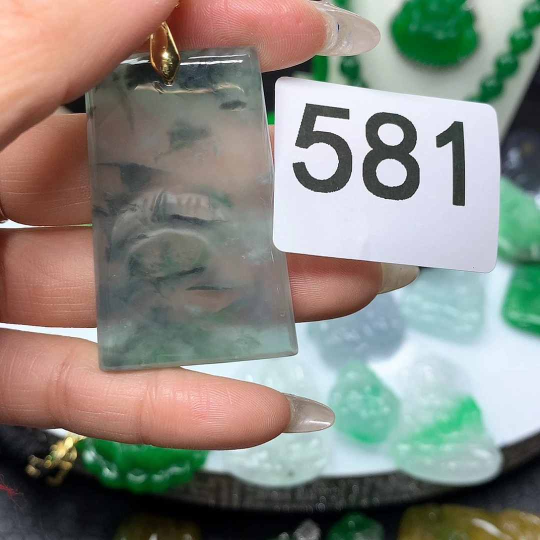 翡翠吊坠(赠链)未镶嵌