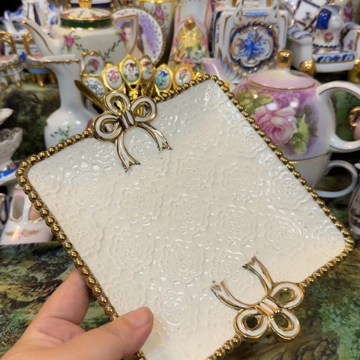 鹿与海陶瓷家居有限公司