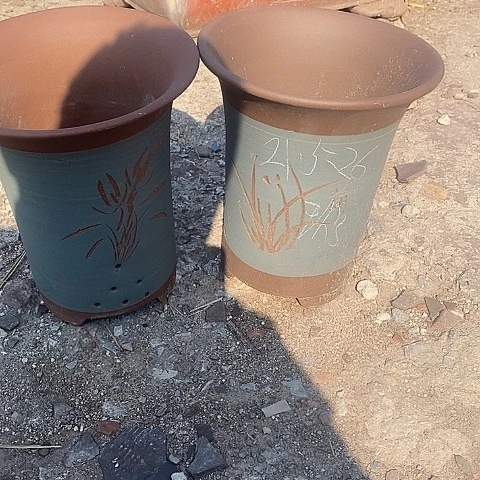 中国宜兴紫砂花，