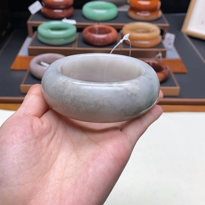 琼***儿石英质玉（非洲翠）合金舍