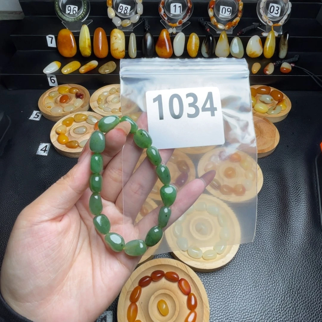 和田玉未镶嵌手串