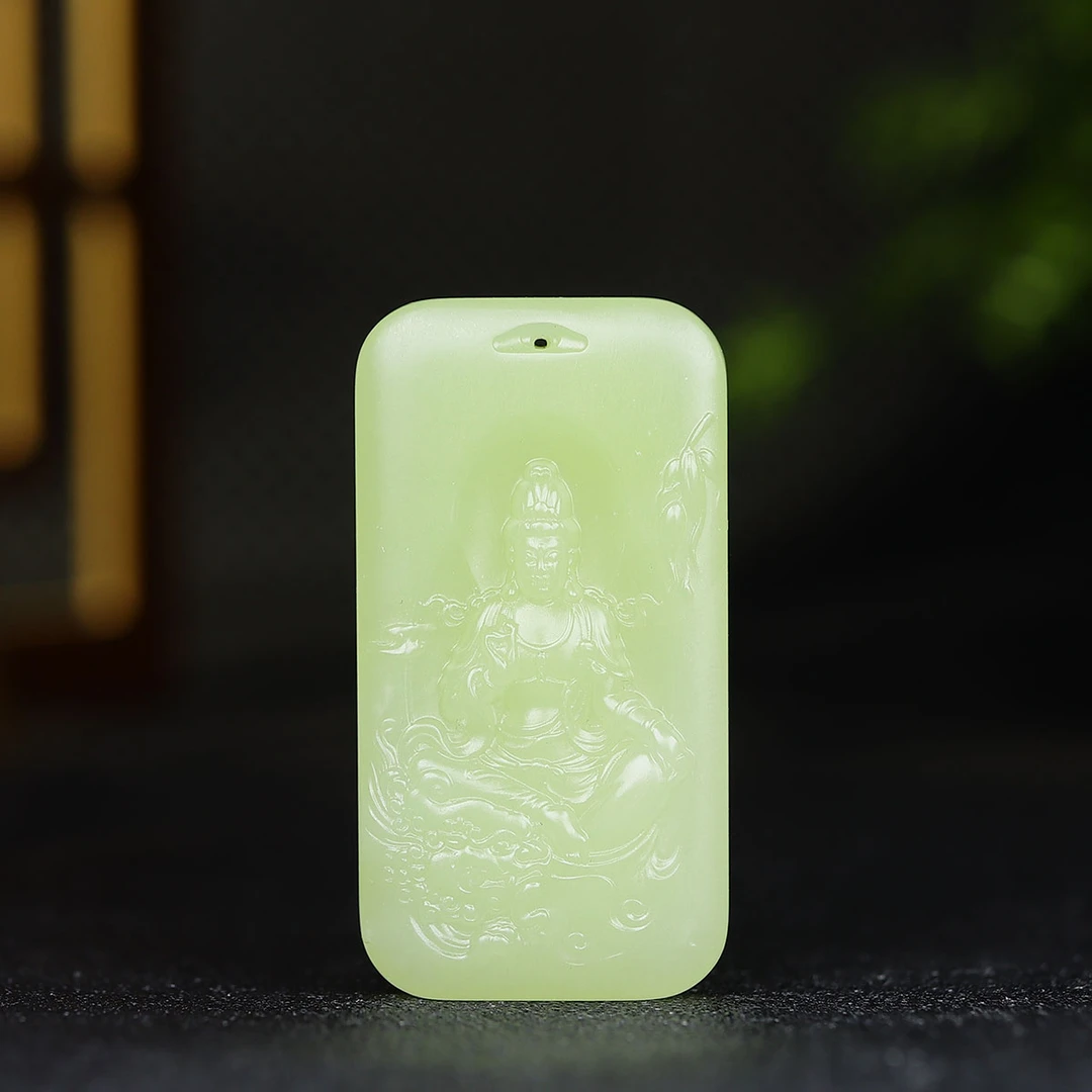 1202125和田玉黄玉观音挂件