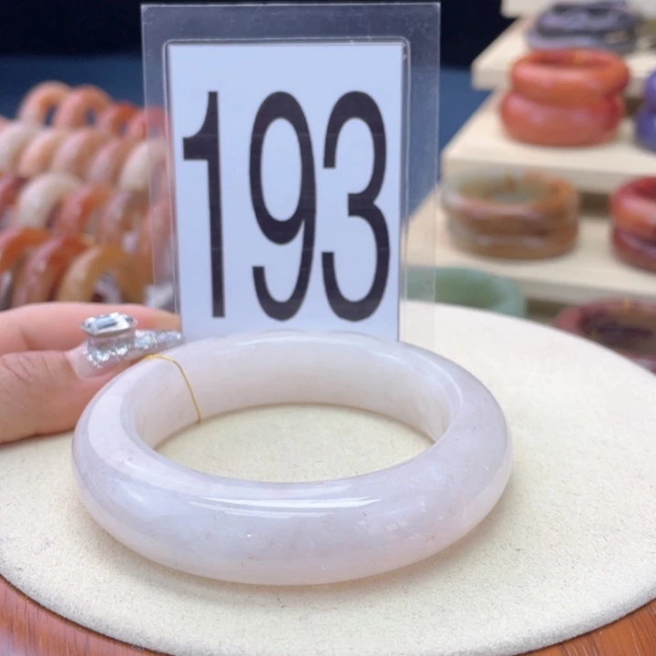 石英质玉未镶嵌手镯