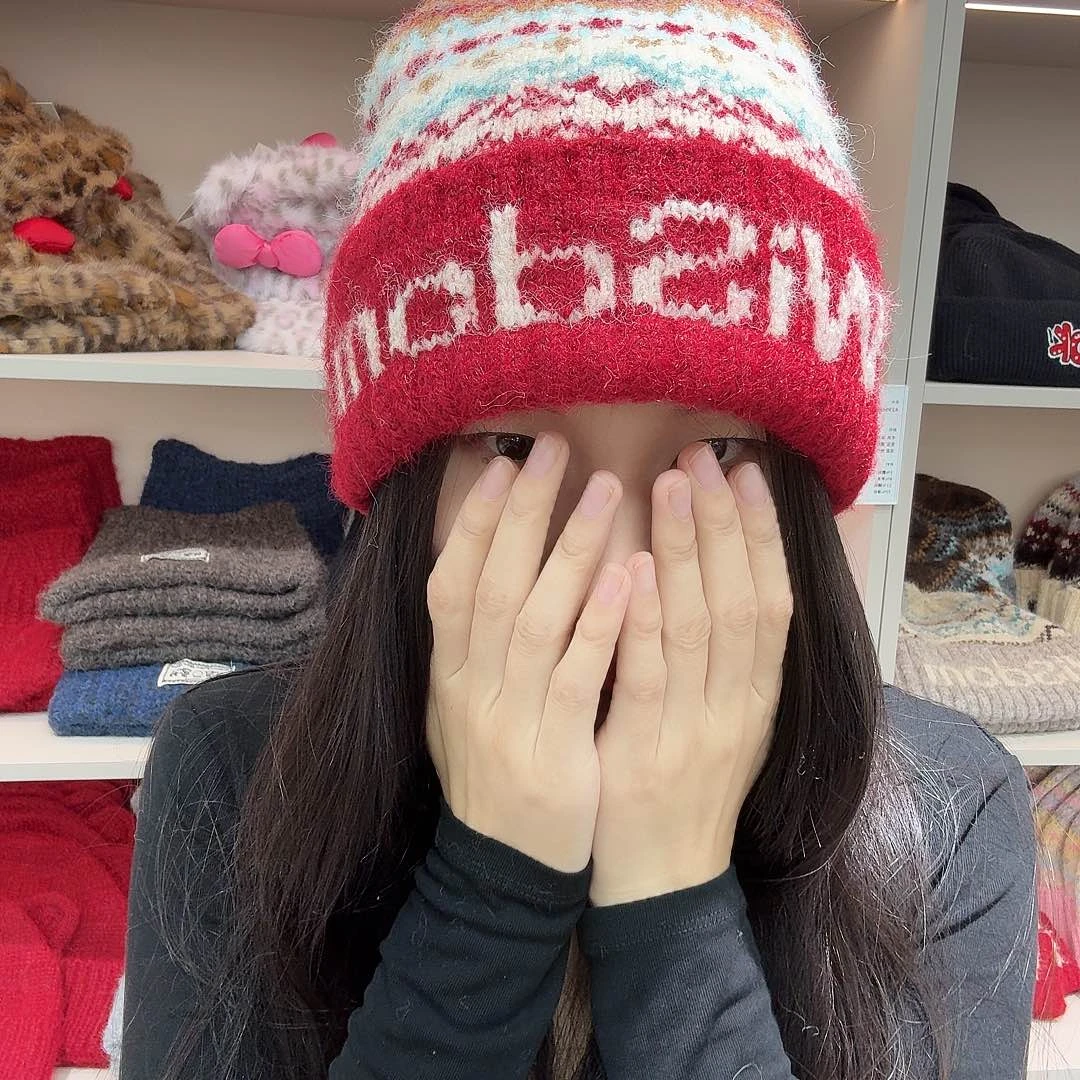 布艺非金属红色帽子8