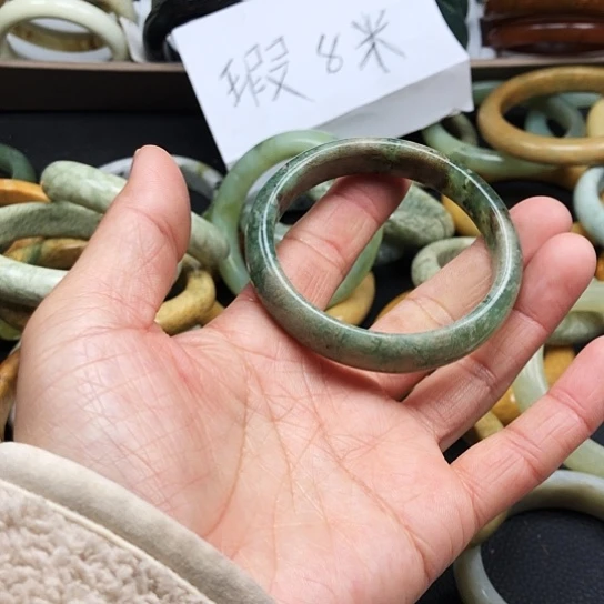 蛇纹石玉手镯未镶嵌爱*