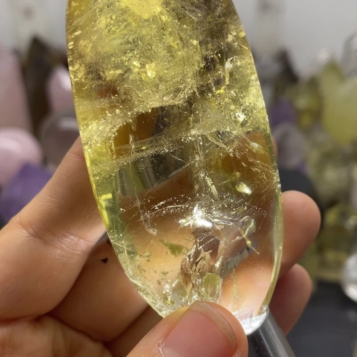 123未镶嵌水晶我****。天然水晶