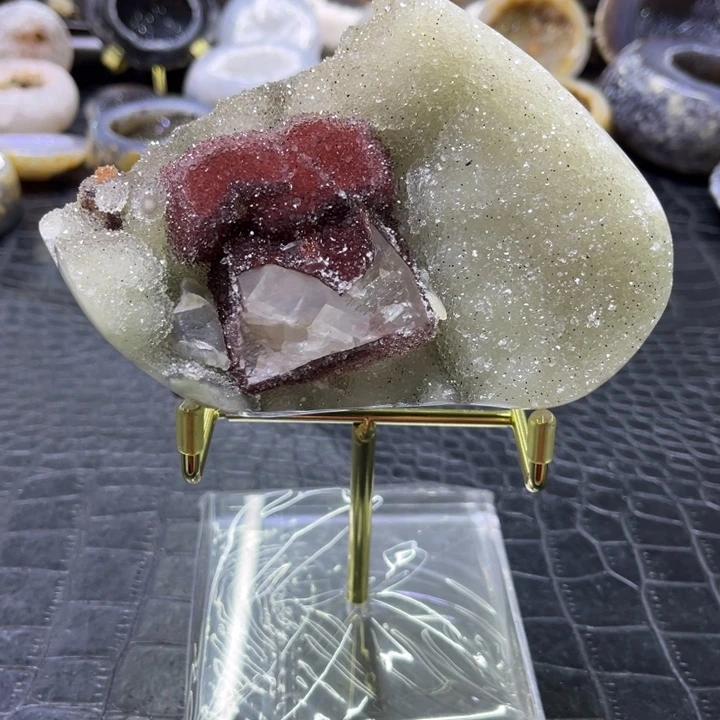 水晶珠宝半成品未镶嵌红奇石