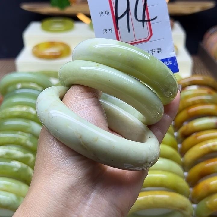 岫玉未镶嵌手镯岫