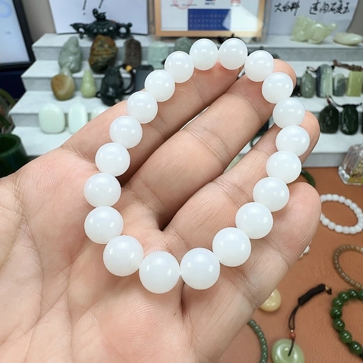 诺***儿未镶嵌和田玉挂件
