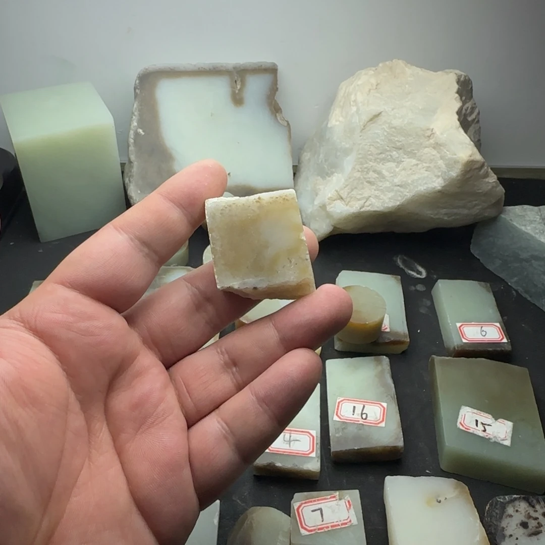 和田玉（糖玉）未镶嵌珠宝半成品