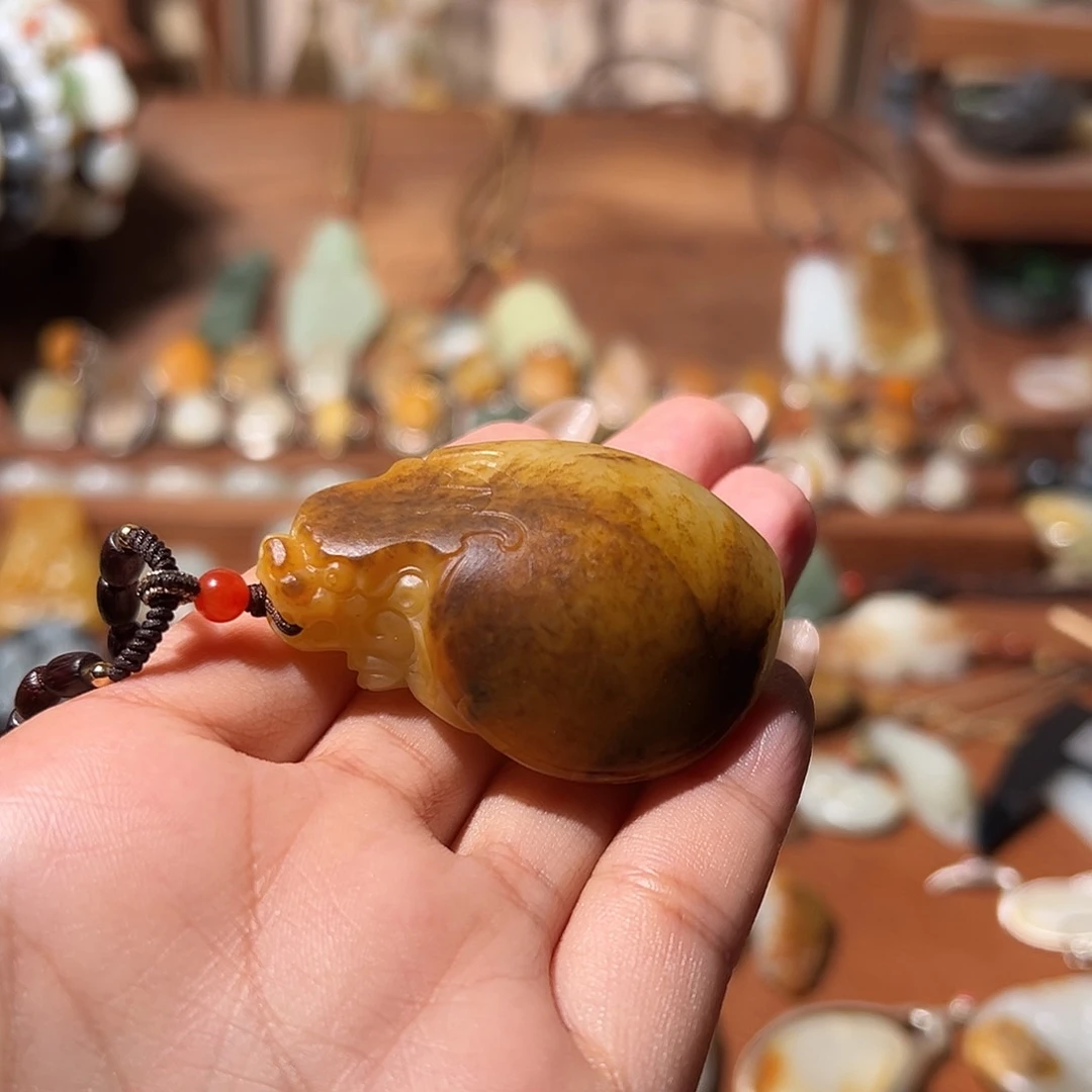 和田玉颈饰未镶嵌