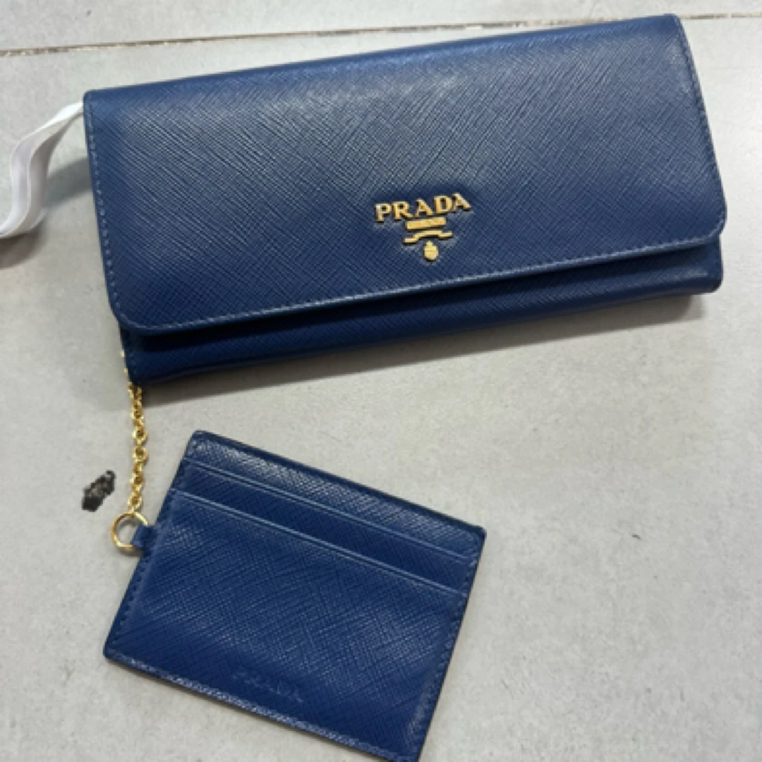 95新 Prada/普拉达 Prada 蓝色双折钱包 HY6105