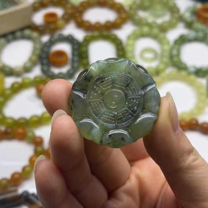 蛇纹石玉手串未镶嵌