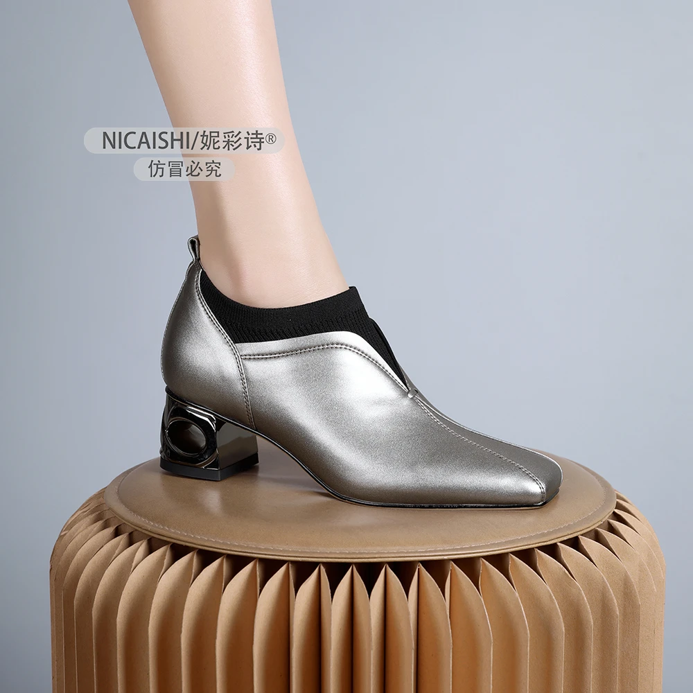 2025年新款英伦风高级感粗跟深口通勤单鞋女一脚蹬乐福鞋百搭1037