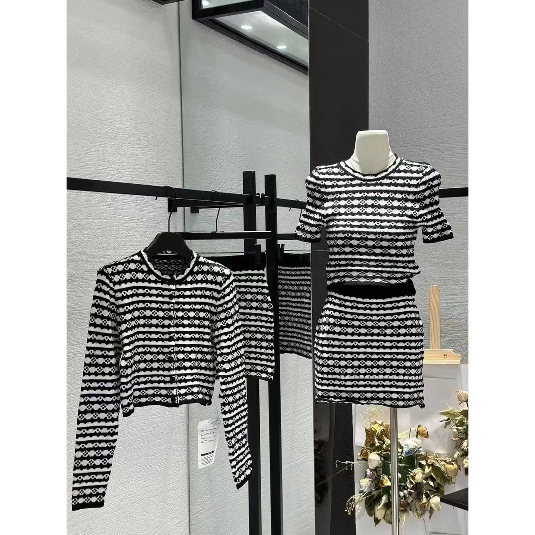 XIAOTAIYAN.条纹针织系列套装