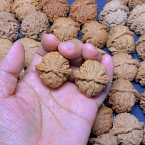 【闪购商品】吊坠文玩核桃一**顺白狮子35