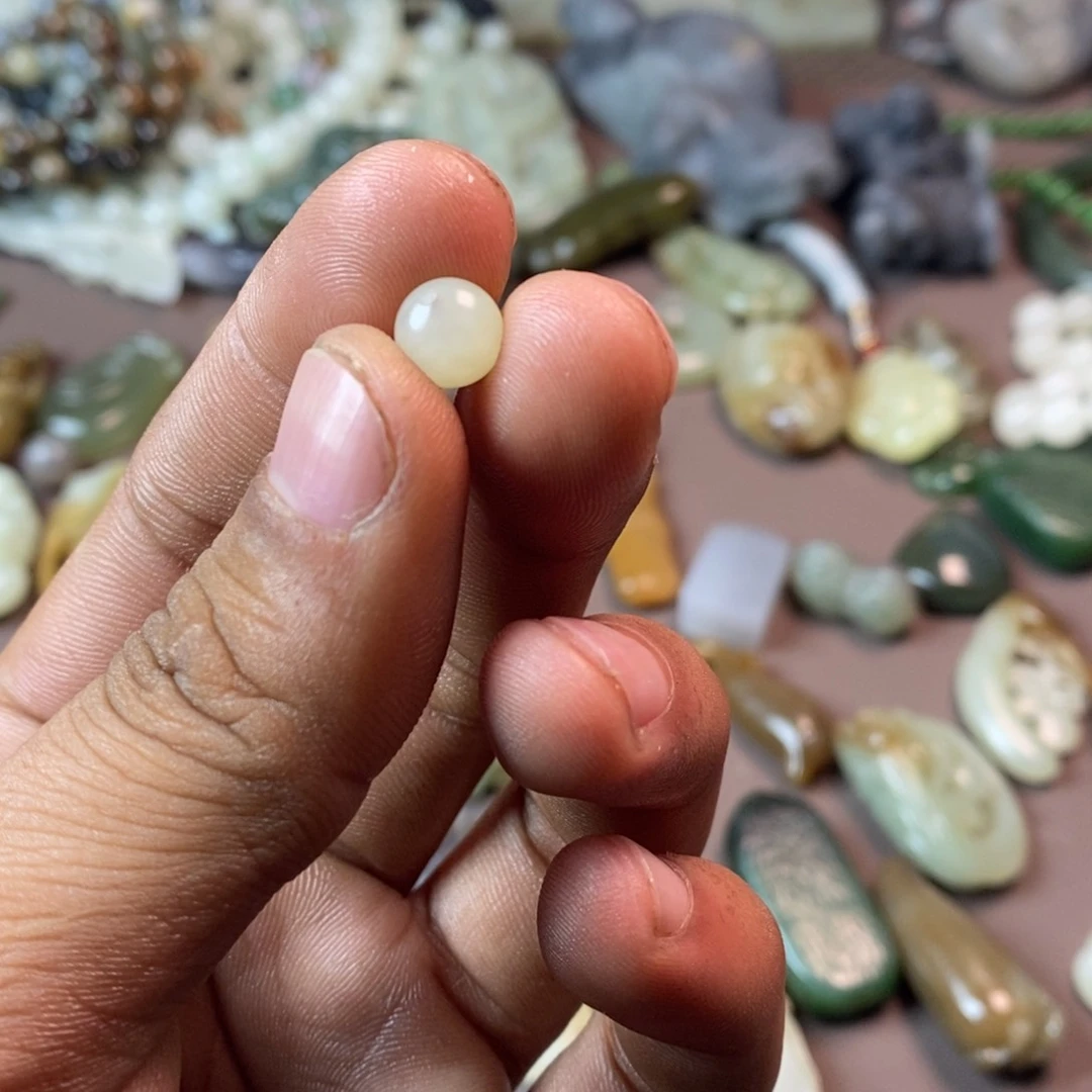 和田玉颈饰未镶嵌M****o