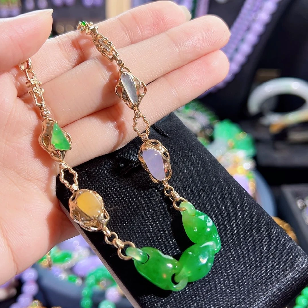 翡翠18K金镶嵌颈饰签收后24小时鉴赏期