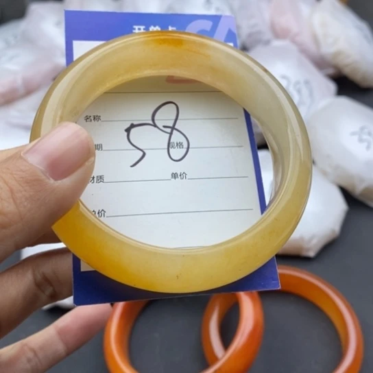 石英质玉未镶嵌手镯