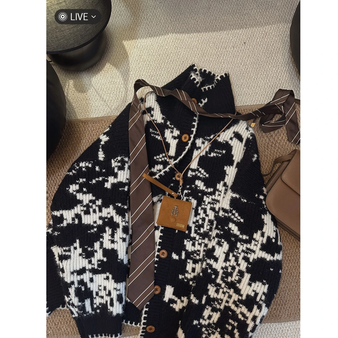 【墨染织章】简约2025冬新款复古重工提花立领高领毛衣外套