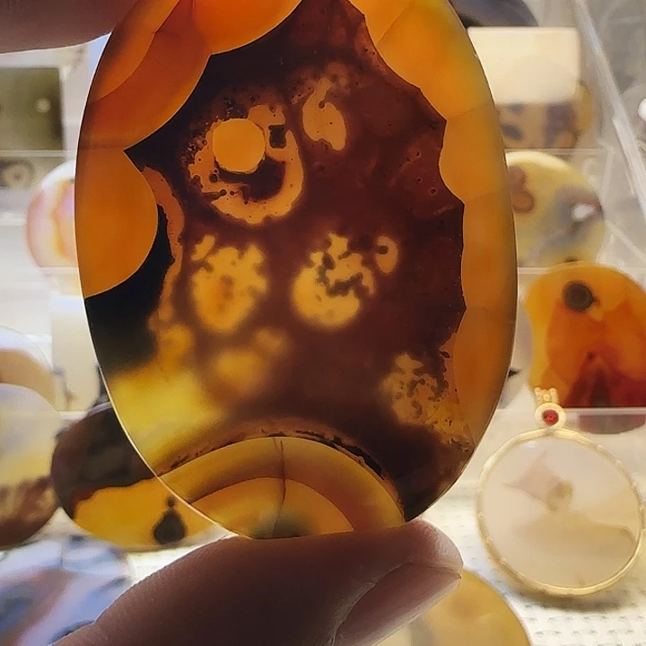 玛瑙/玉髓未镶嵌珠宝奇石