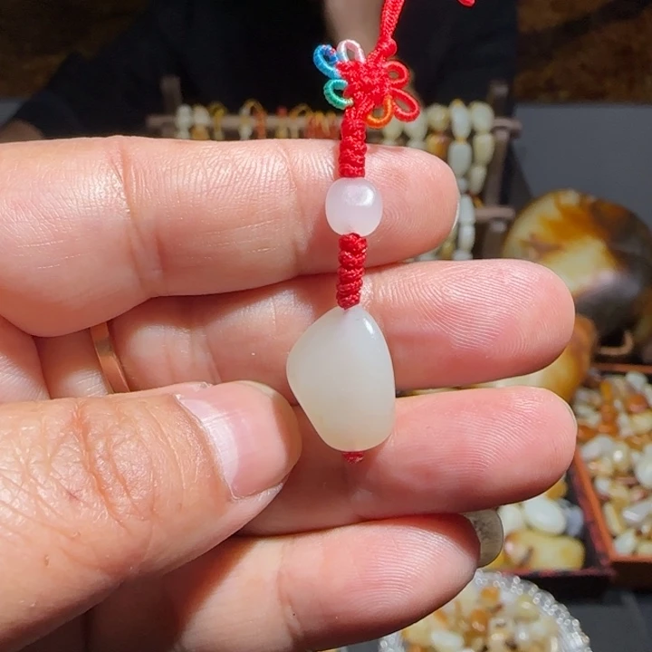 和田玉车挂未镶嵌伟*2.9克