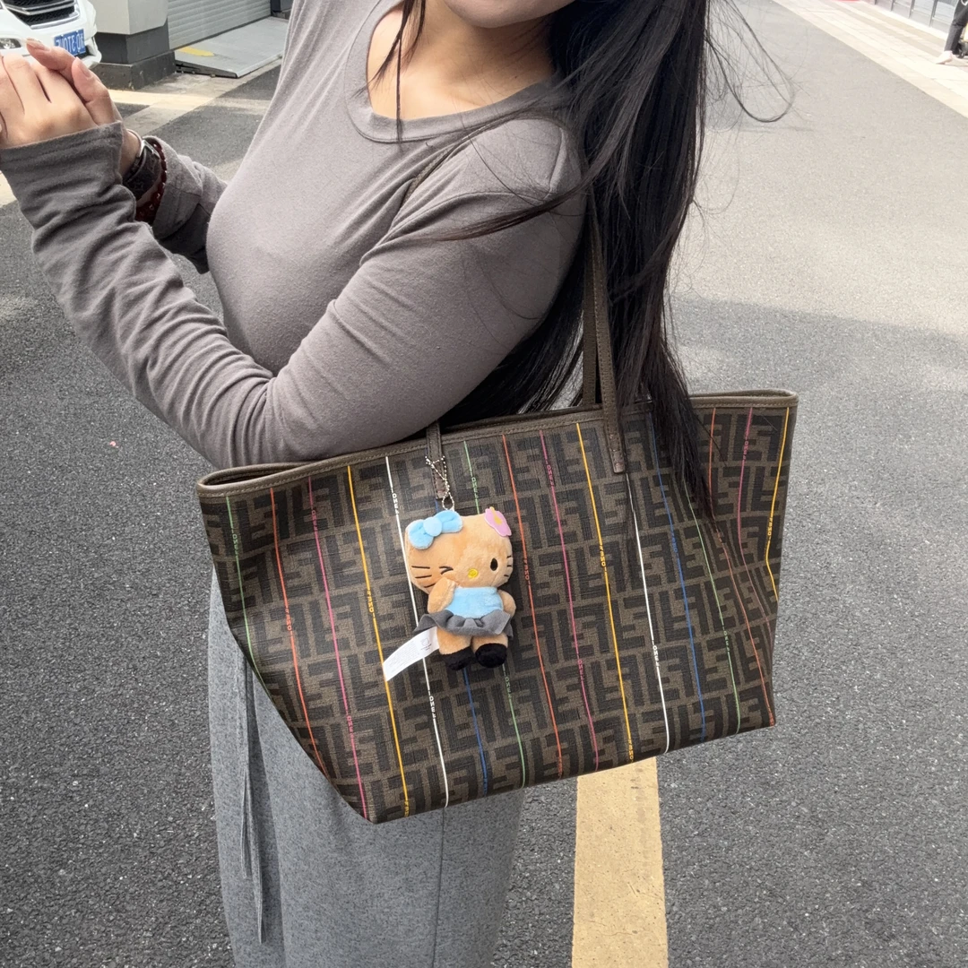 95新 FENDI/芬迪 彩色老花大号托特包