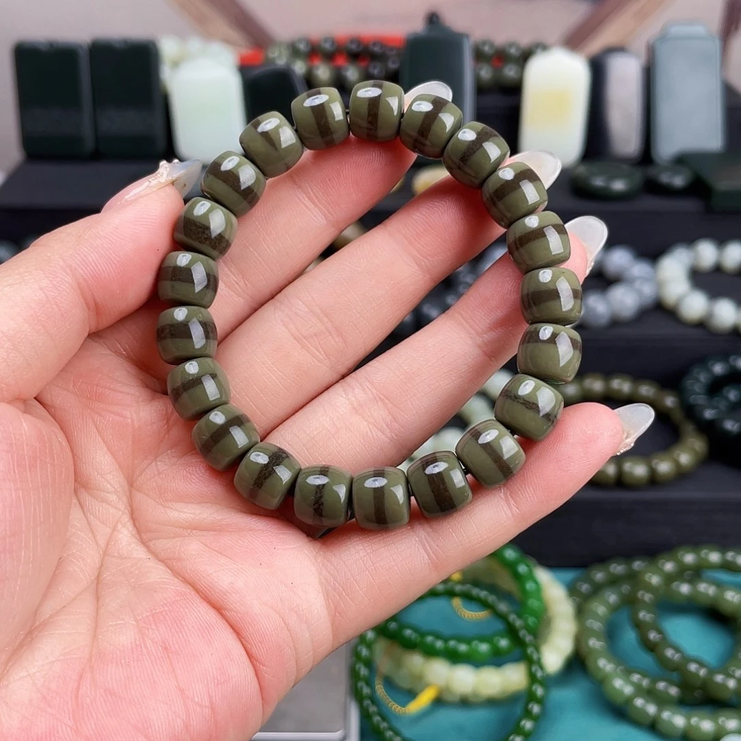 手链未镶嵌和田玉沙枣青一线天