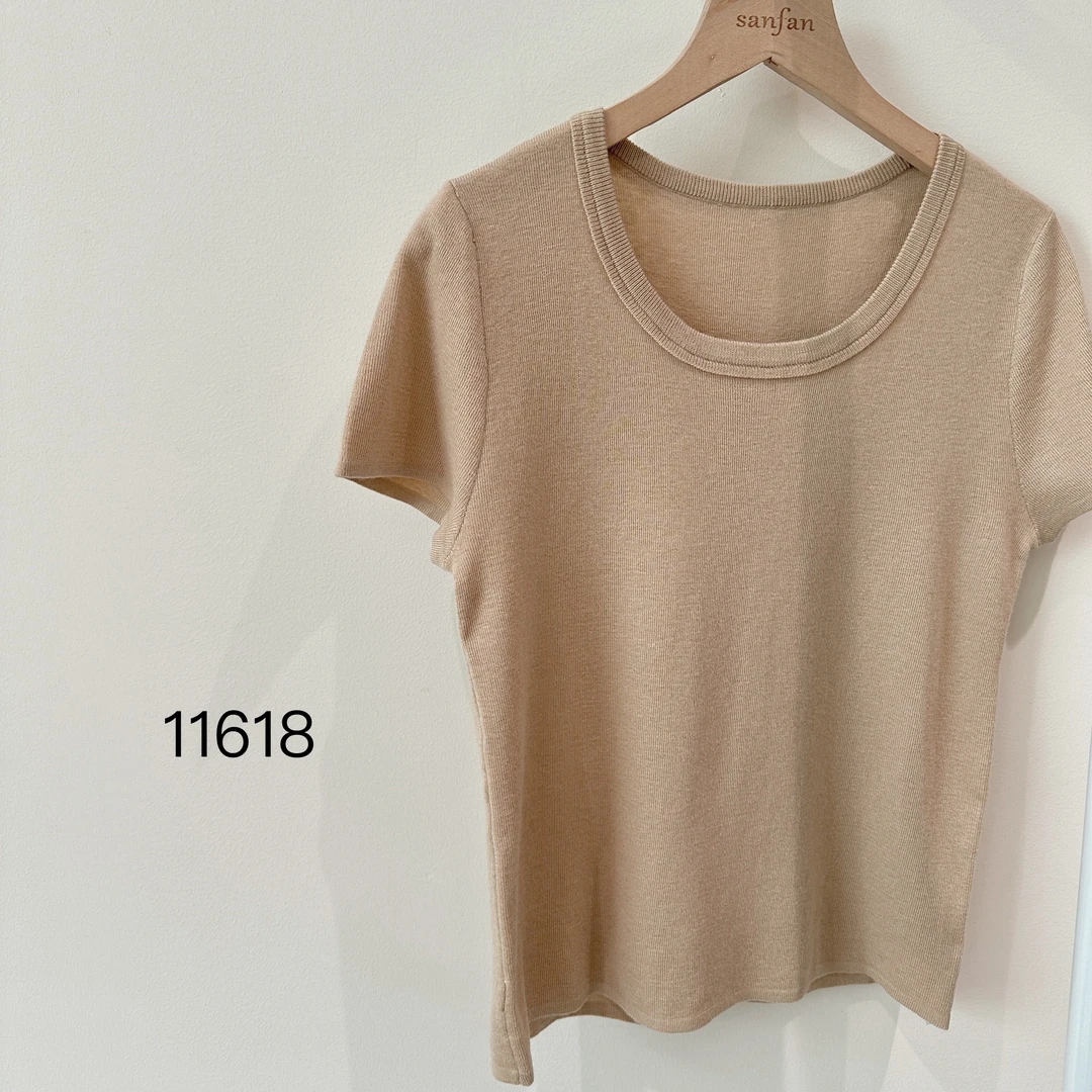 11618（部分无水洗唛，介意慎拍） WANGDAN新款净版U领针织衫