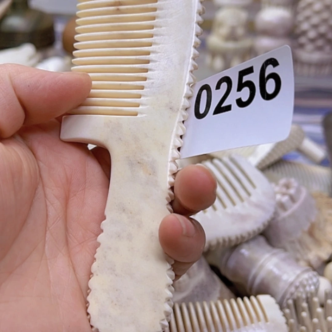 【闪购商品】砖雕梳子特价处理