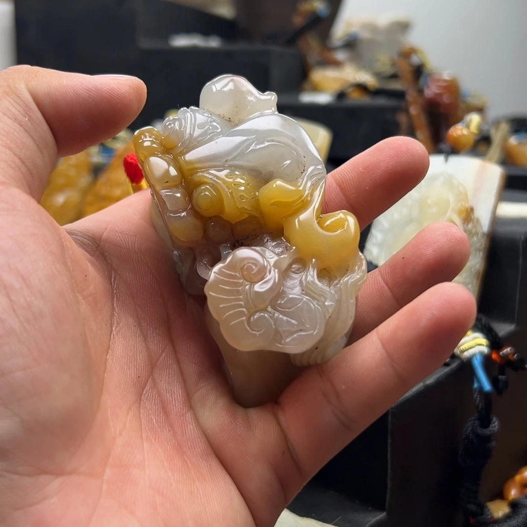 石英质玉（黄龙玉）未镶嵌多选发其一