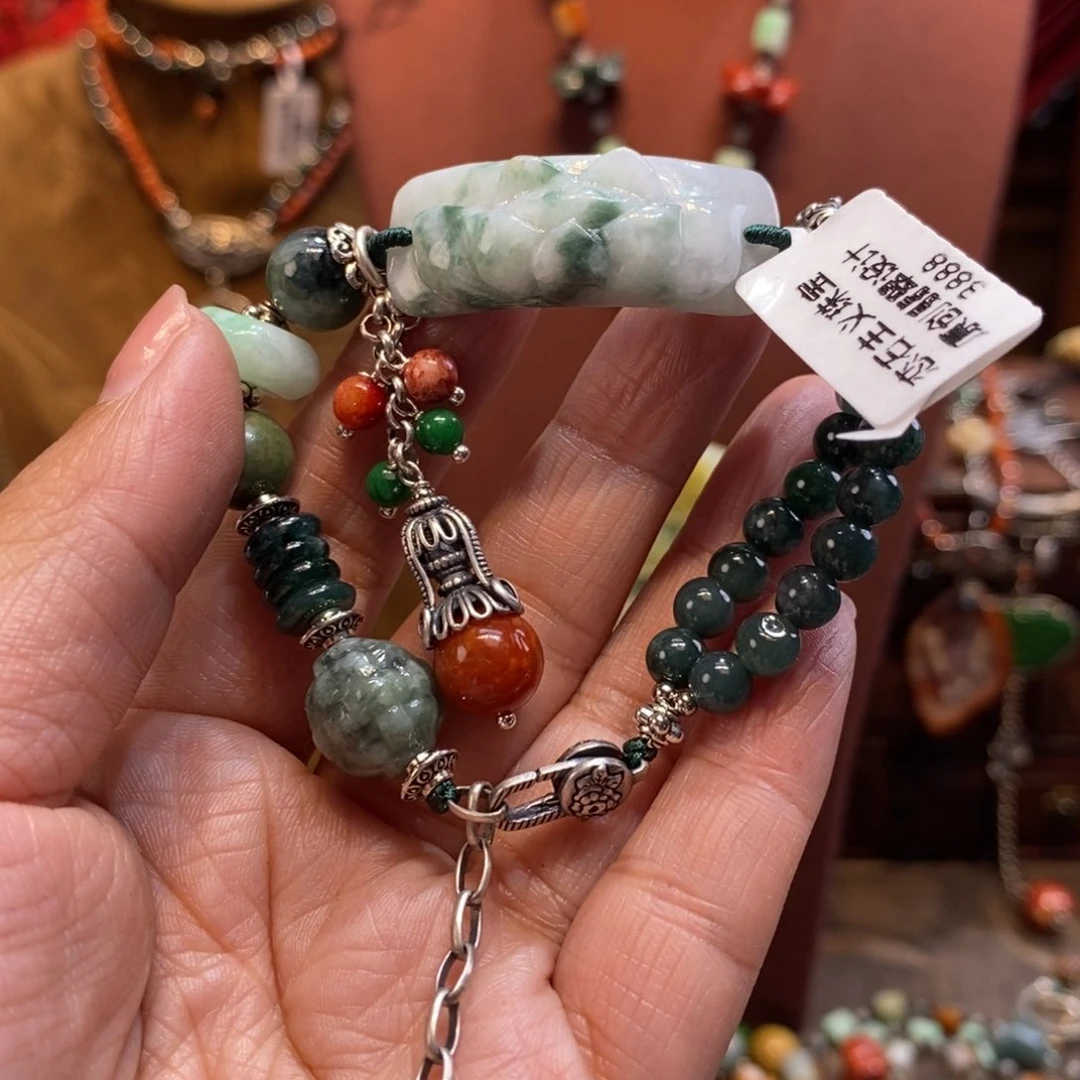 翡翠吊坠(赠链)未镶嵌