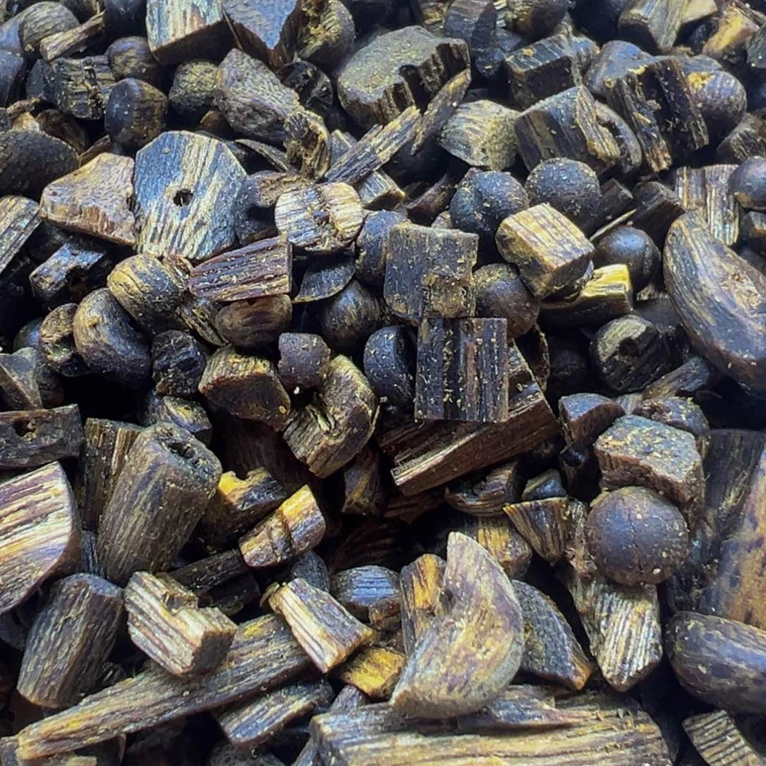 沉香手把件绿奇楠沉香高端珠子碎料20克