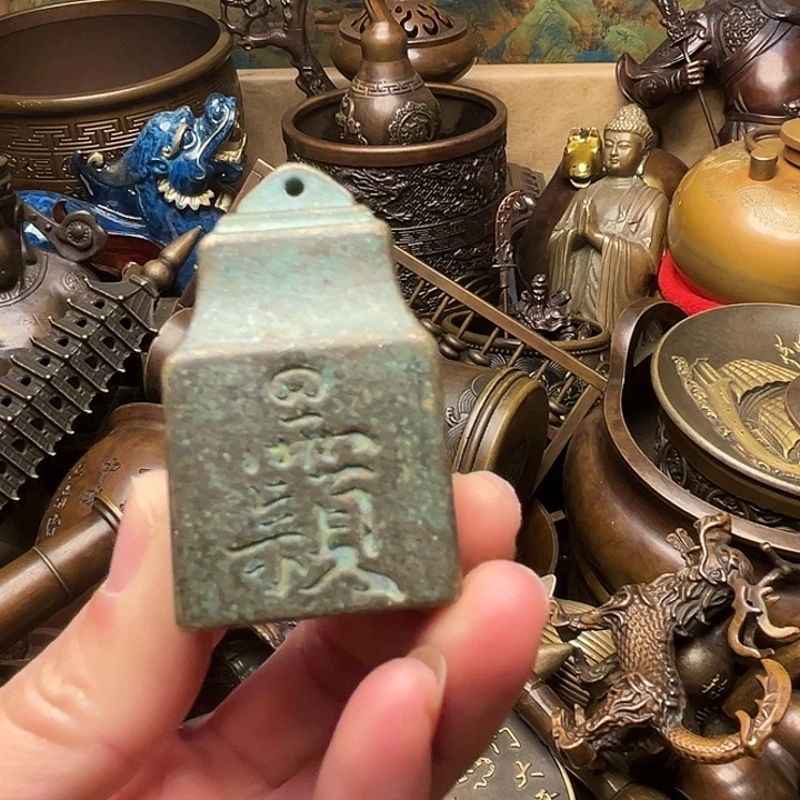 精美铜器批发档口