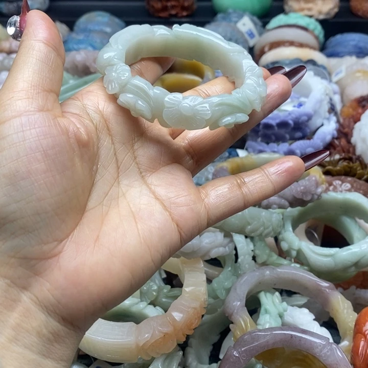 石英质玉手镯未镶嵌