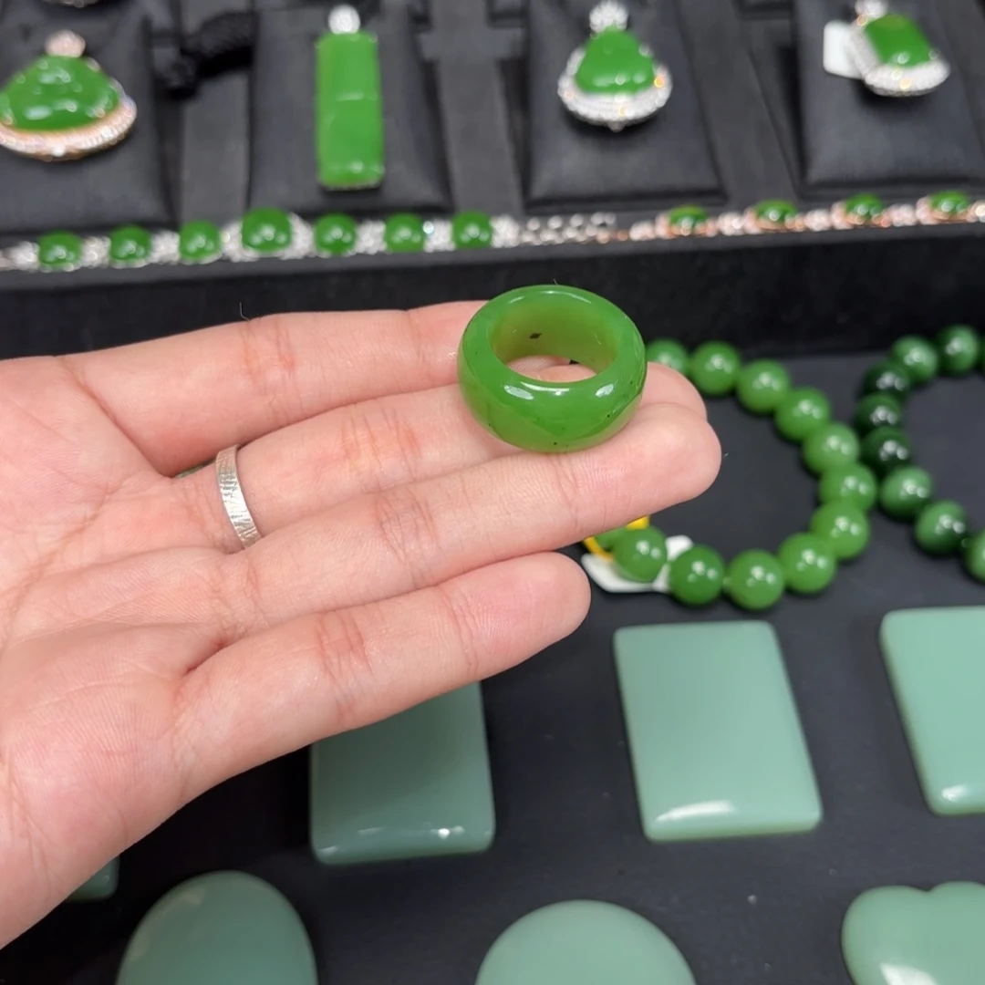 和田玉未镶嵌珠宝半成品