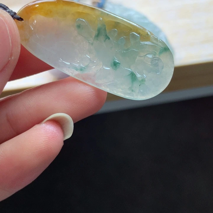 翡翠未镶嵌颈饰吊坠