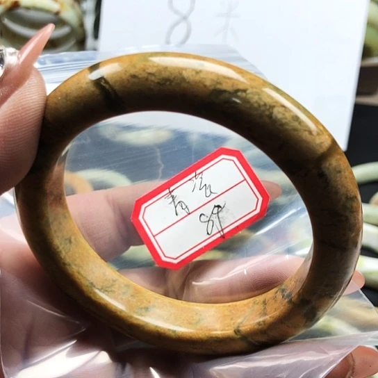 蛇纹石玉手镯未镶嵌青*