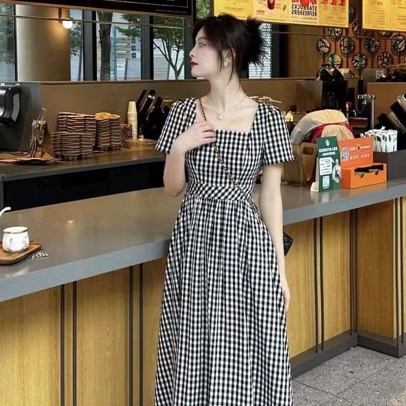 赫本风洋气减龄格子连衣裙女法式复古收腰显瘦气质时尚方领长裙夏