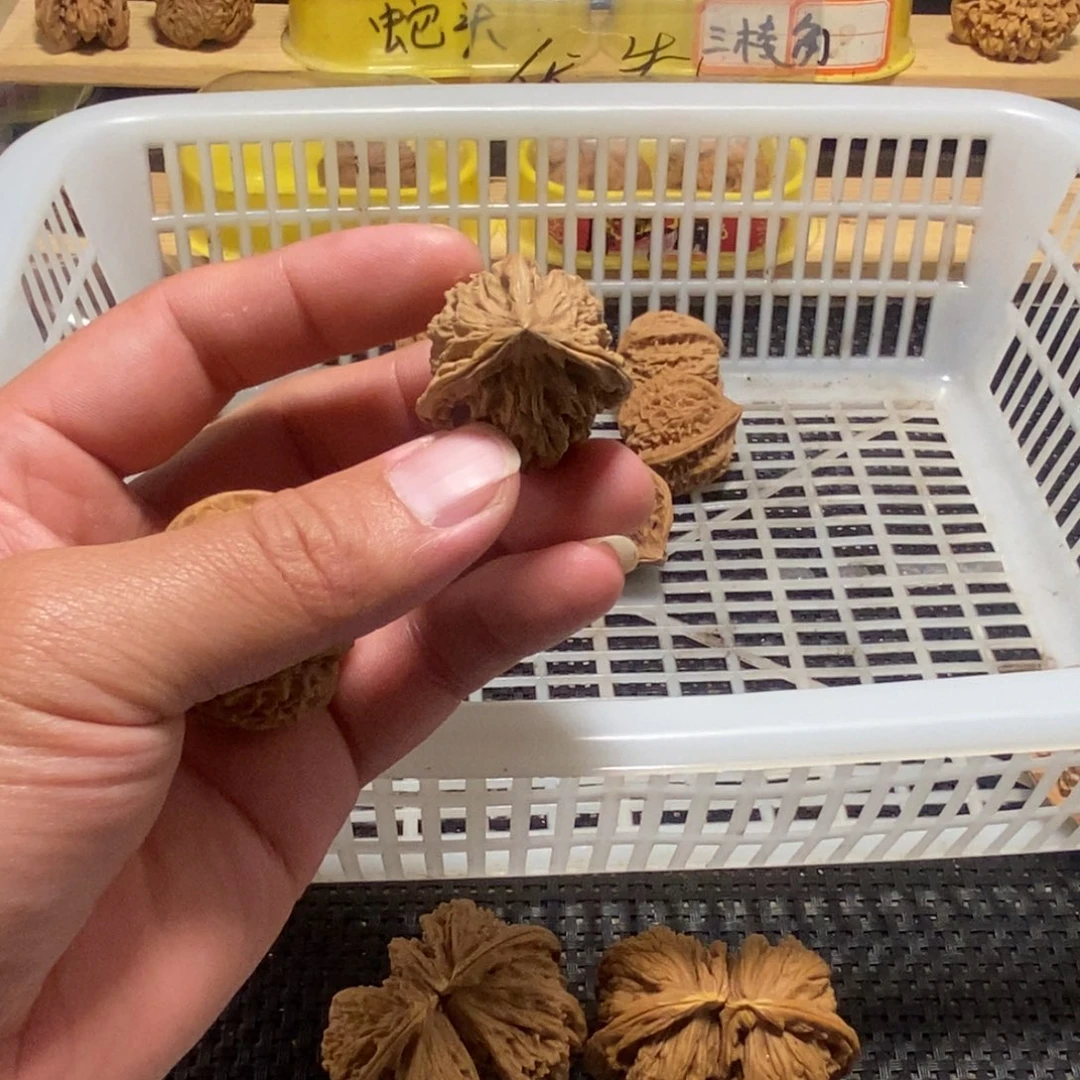 边****文玩核桃吊坠核桃异形