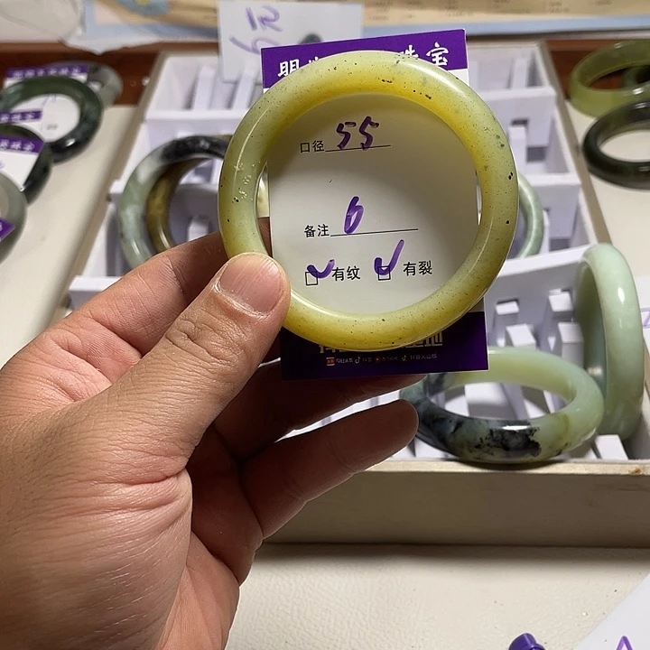 岫玉未镶嵌手镯岫玉精美绝顶佳品