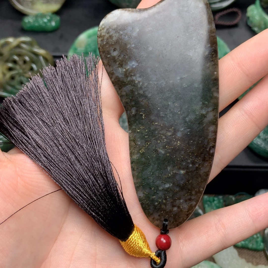 独山玉未镶嵌颈饰