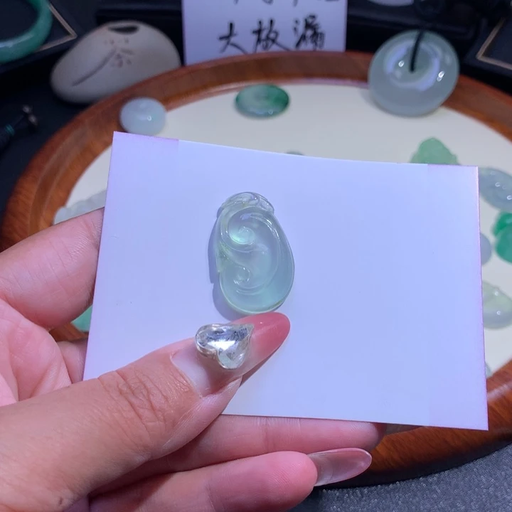 @**优缅甸翡翠冰底如意