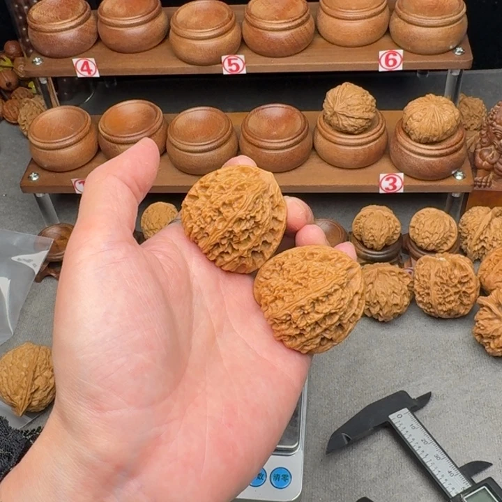 吊坠文玩核桃南疆石精修