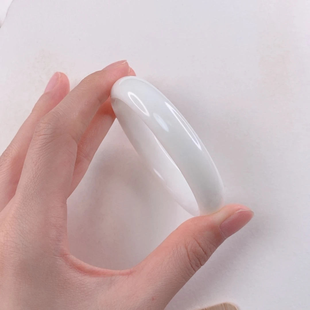 蕊***蕊未镶嵌手镯蓝田玉（蛇纹石化大理石玉）