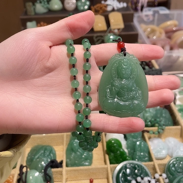 石英质玉未镶嵌颈饰