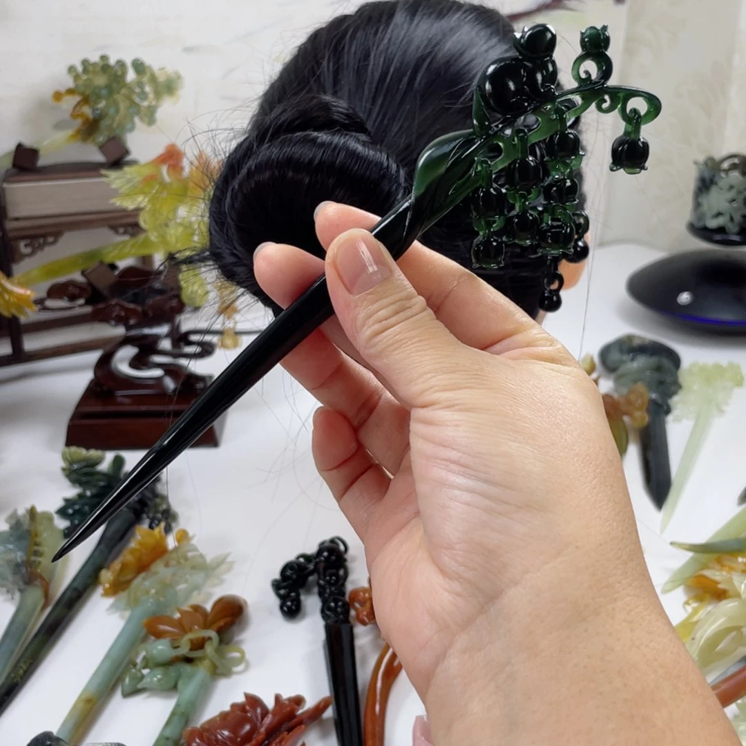 岫玉发饰未镶嵌一**花铃兰猫